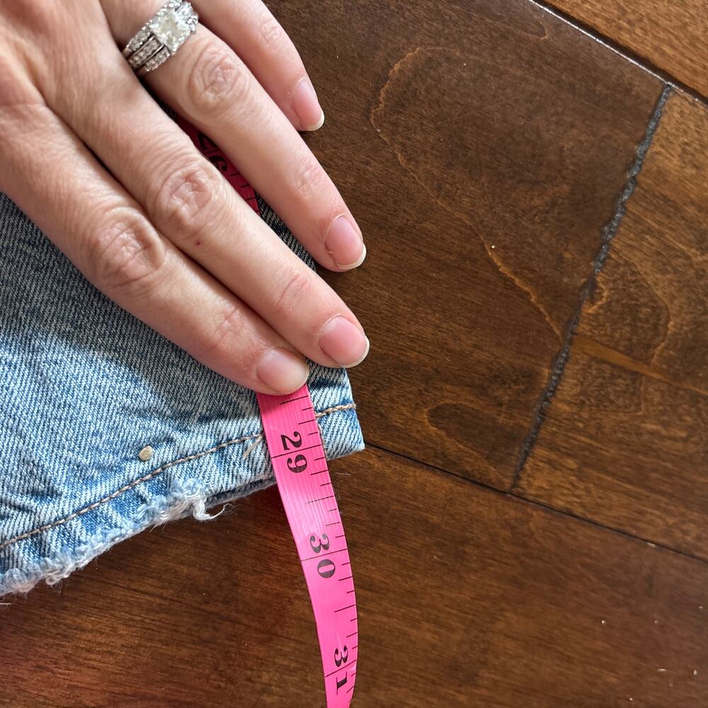American Eagle Highest Rise Mom Jeans Light Blue Distressed Ripped Women‎ 8 long - Picture 14 of 14